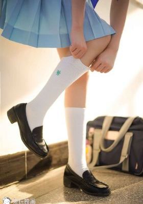 黑人巨大两根一起挤进的视频_DVD免费在线播放
